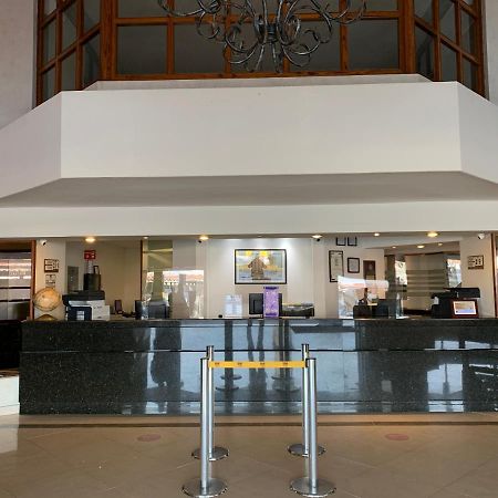 Fastos Hotel Monterrey Bagian luar foto